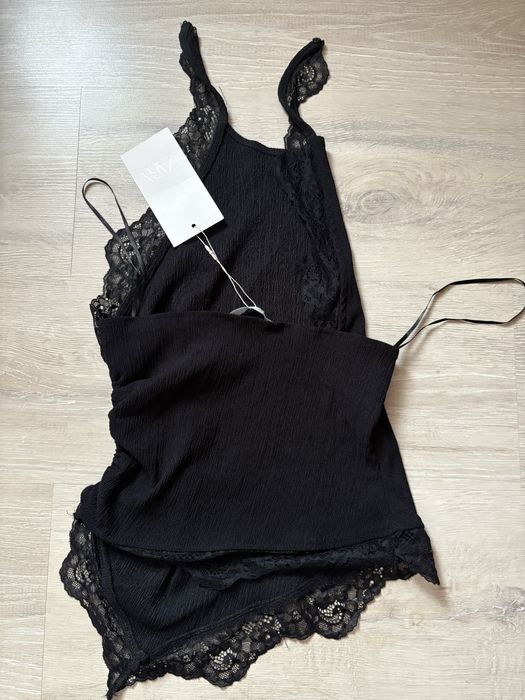 Дантелен потник на Зара