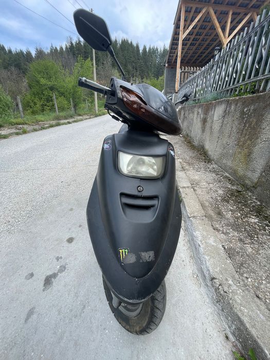 Стари скутери палят и вървят