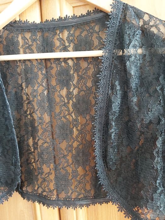 Bolero damă elegant din dantela neagră.