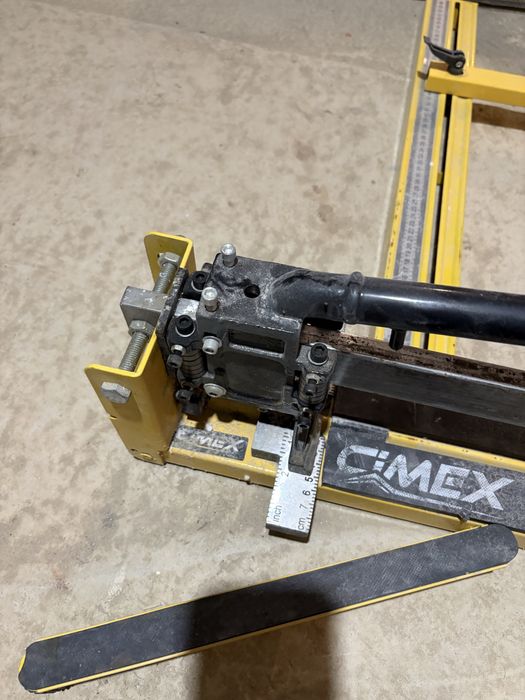 Продавам професионална машина за рязане на плочки Cimex HTC1200 PRO