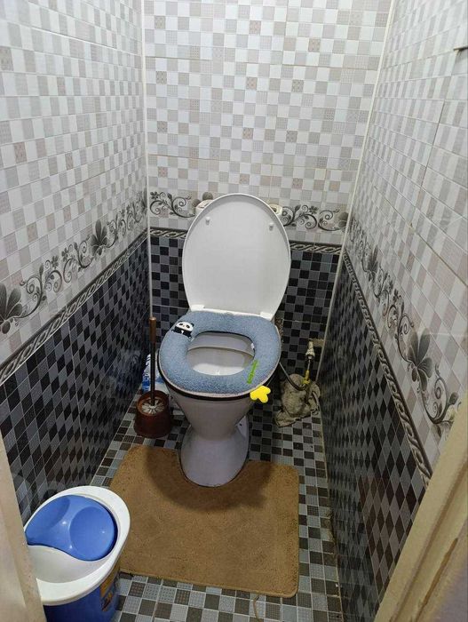 Дом продаётся (бывшие общежитие.)  2х комнатная 3-етаж