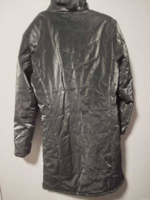 продам теплую черную куртку