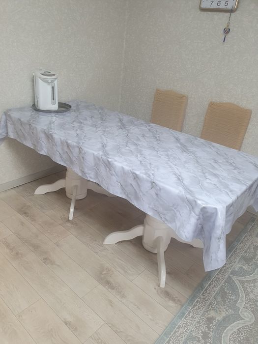 Продается стол и стулья