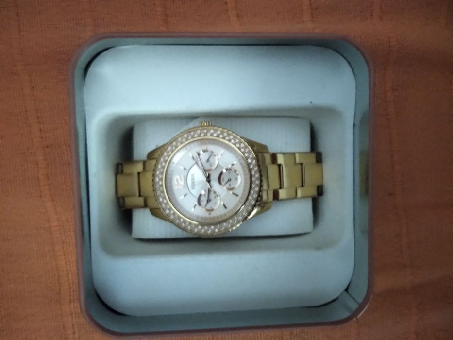 Ceas Fosill purtat de doua ori