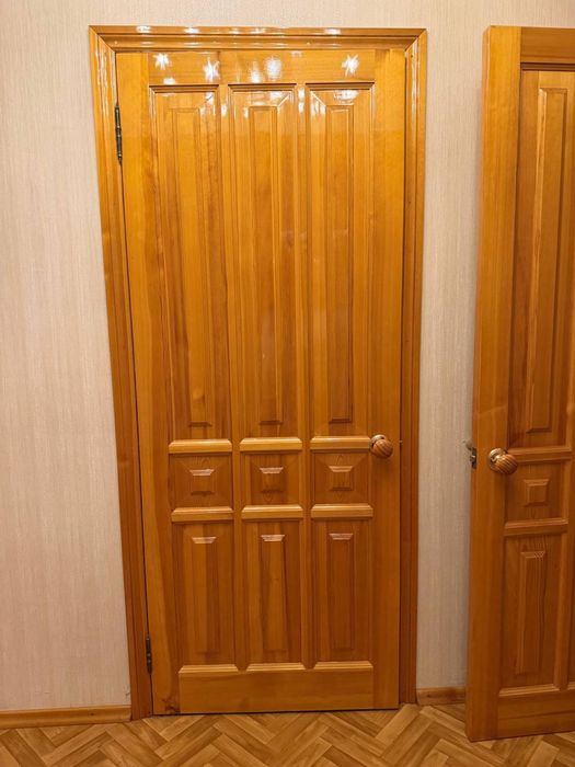 Срочно торг! Продам деревянные двери