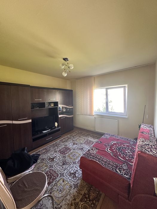 Apartament/2 bai, 4 camere,bucatarie.