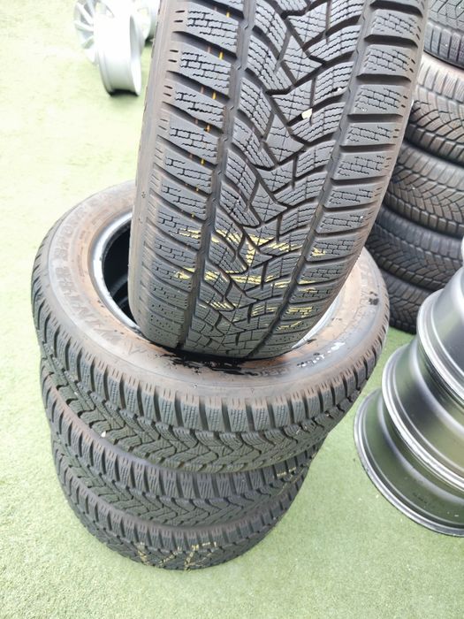 4 бр зимни 205/55/16 Dunlop