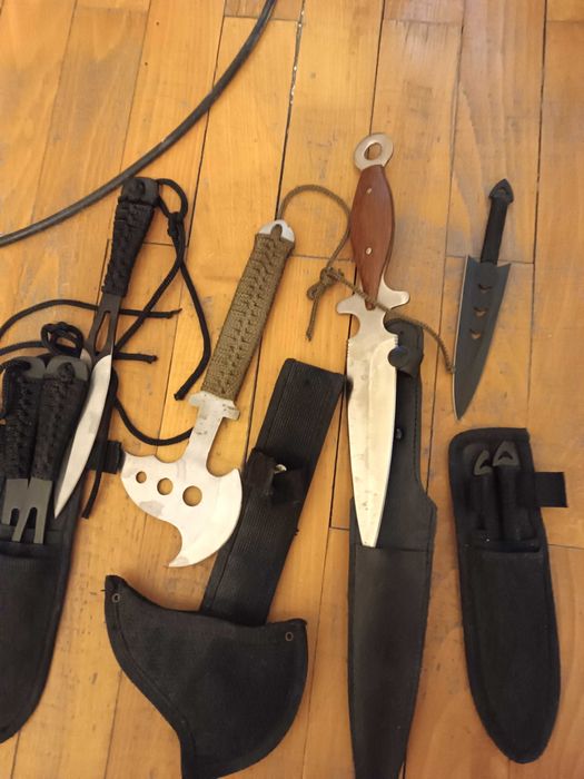 Различни ножове и ками