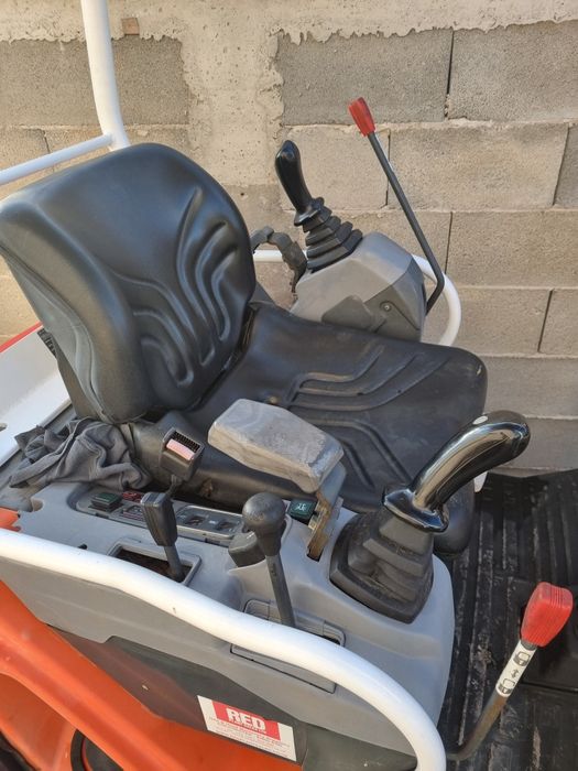 Багер Kubota KX36-3 и ремарке с пътеки