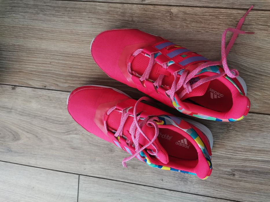 Adidasi adidas color