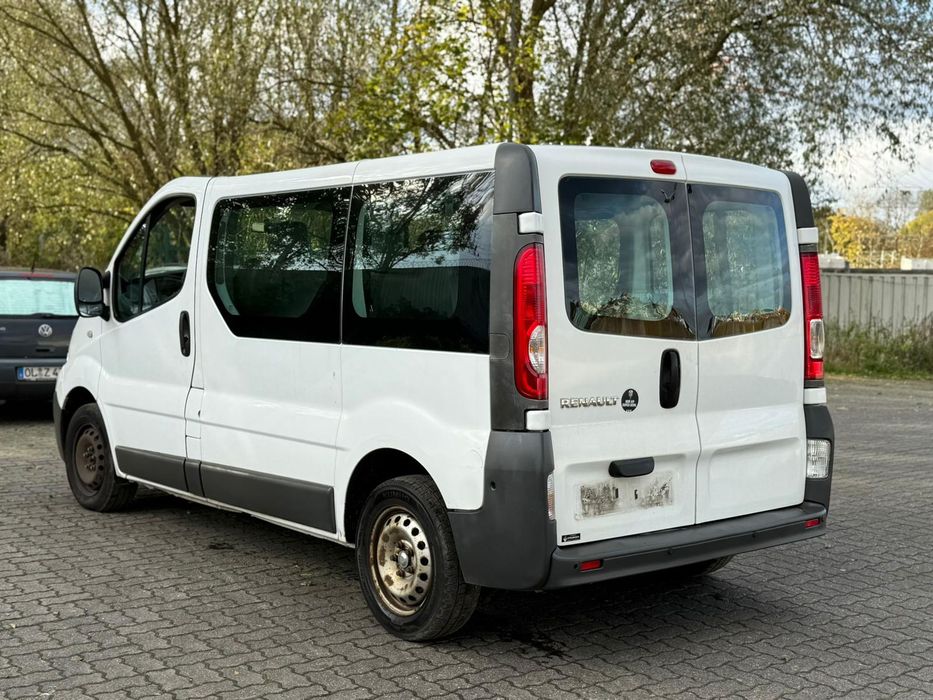 Dezmembrez Nissan Primastar Renault Trafic Opel Vivaro