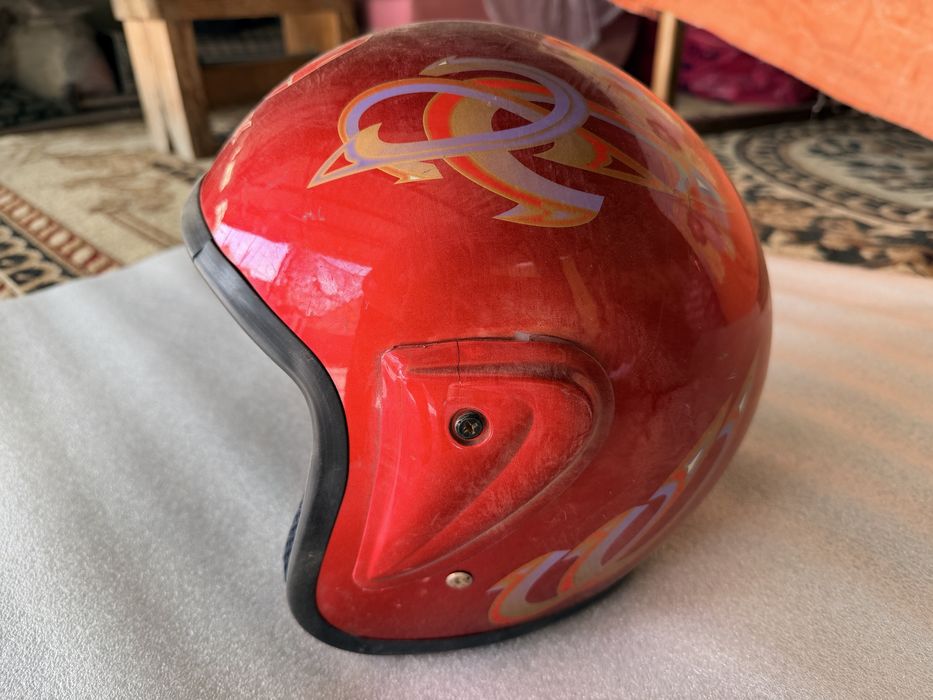 Мотошлем в отличном состоянии.