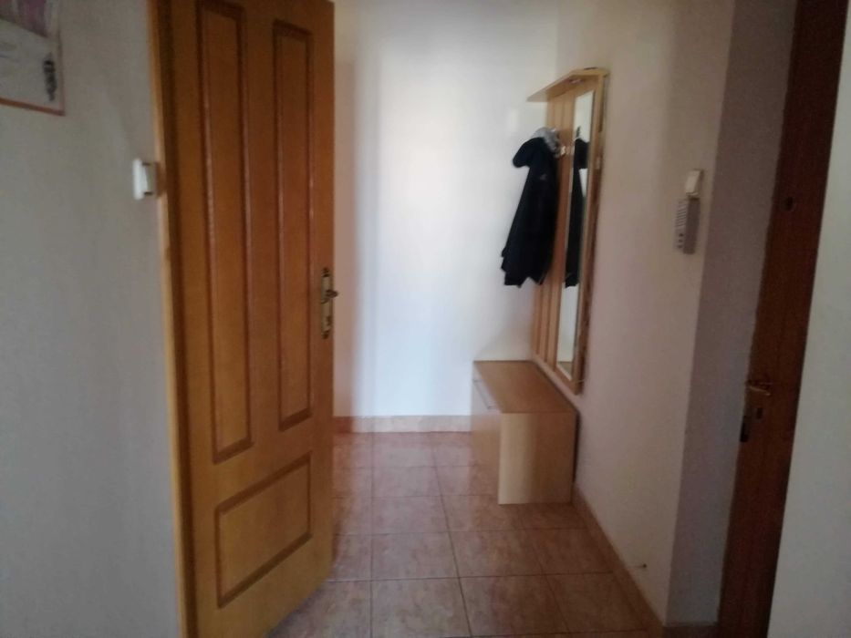 vand apartament centru Beius
