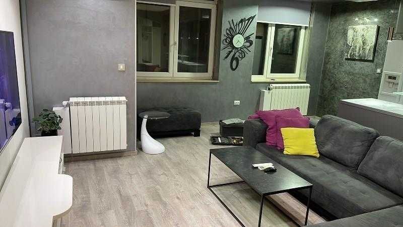 Дава се под наем Тристаен апартамент в Пловдив, Беломорски - 96 кв.м за 469.2 € - Снимка #1