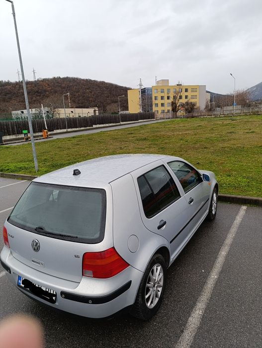 Продавам Golf 4.  Газ.Бензин.