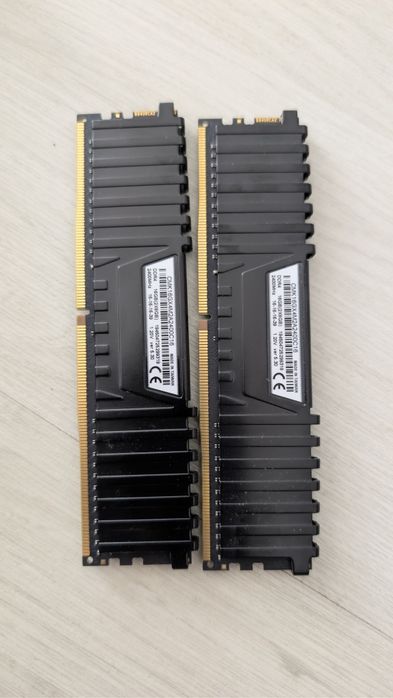 Corsair Vengeance LPX 16GB (2x8GB) DDR4 2400MHz Dual Channel