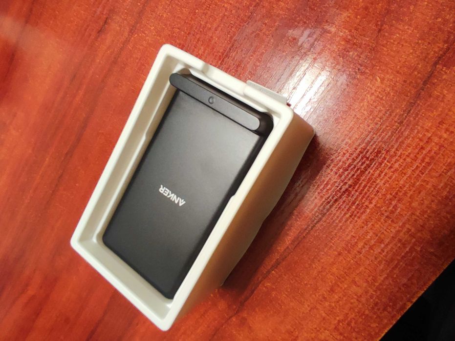 Anker 313 A2524 Wireless Power Bank безжично зарядно за телефон NEW стенд стоящо зарядно