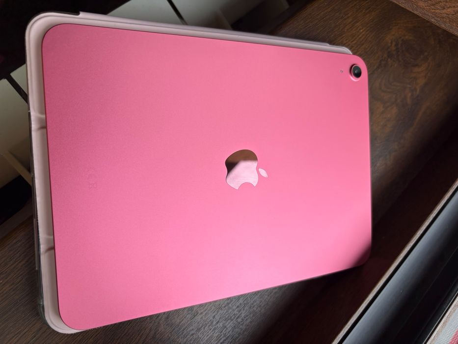 Vand I Pad 11 roz 128 gb folosit cateva luni