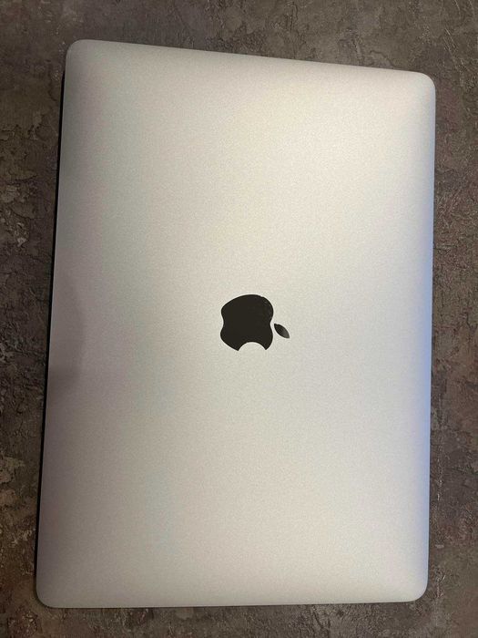 лаптоп Macbook Air 13-inch, 2020 година