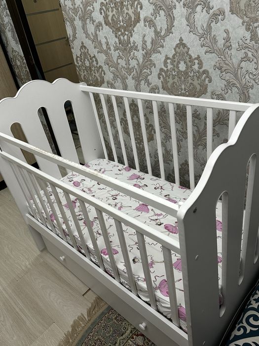 Десткая кравать-качалка