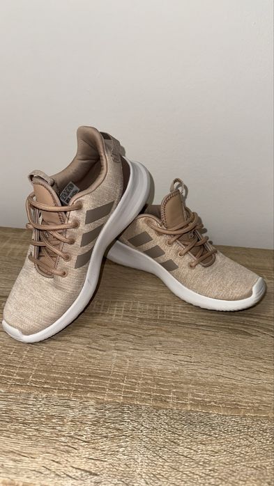 Adidas dama CF Racer