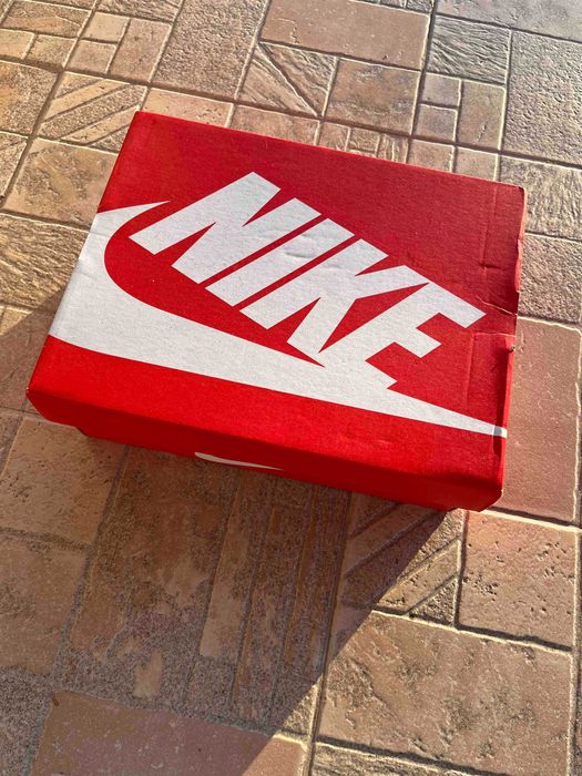 Чисто нови Nike Dunk Low Se