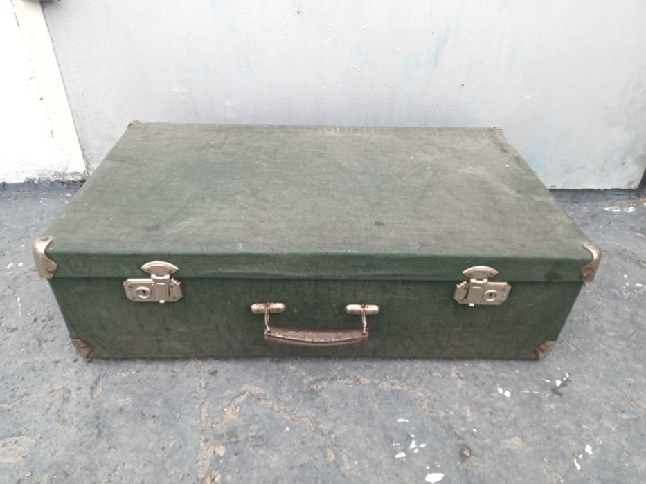 Чемодан  с ручкой!