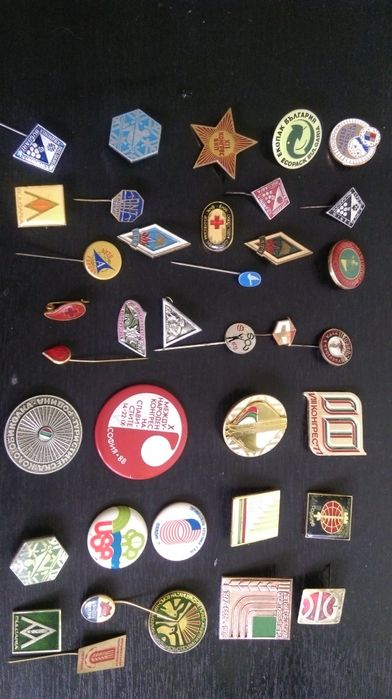 Значки-37 броя .