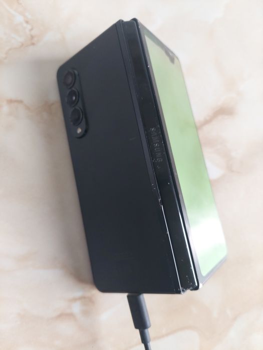 [Fold3] Vând Samsung Galaxy Z Fold 3 5G [pentru piese] //poze reale