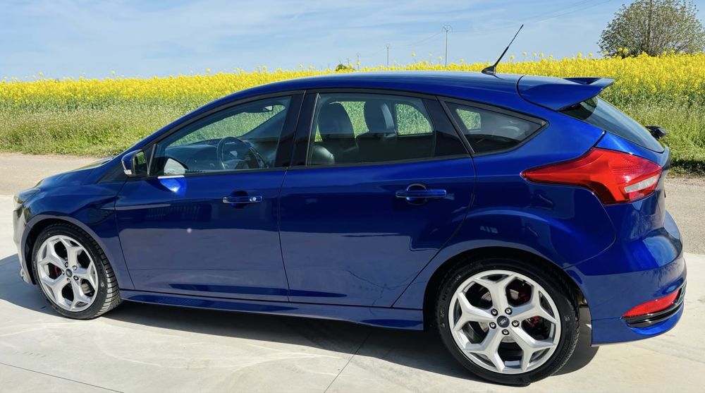 Ford Focus ST nu St Line