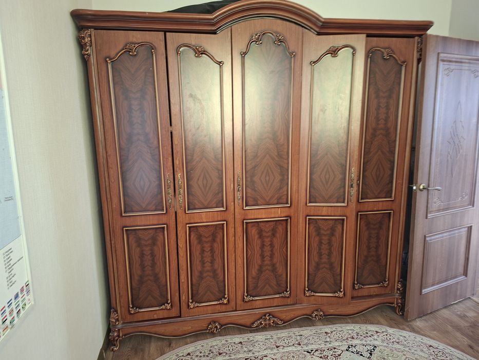 Спальный гарнитур