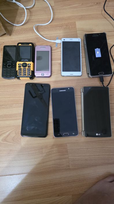 Lot telefoane piese toate la 100 lei
