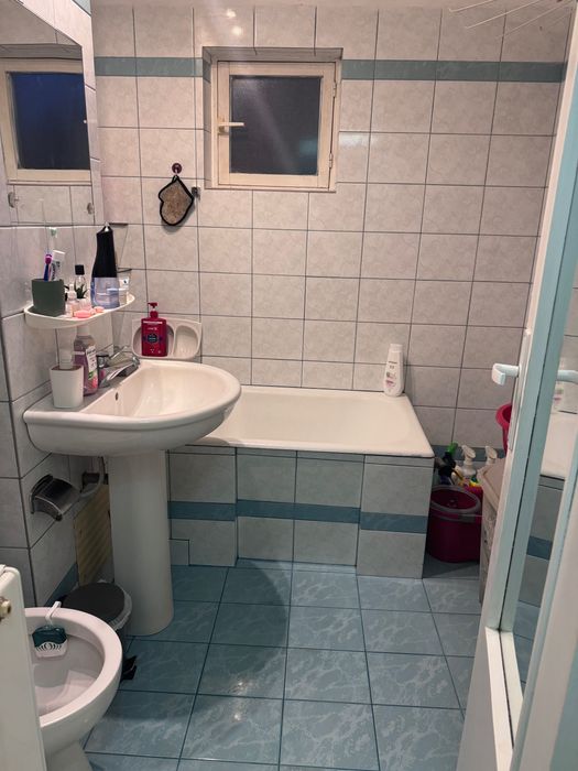 Vând apartament 3 camere Cisnadie