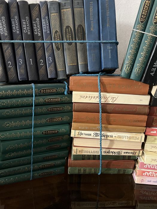 Продам книги разные.