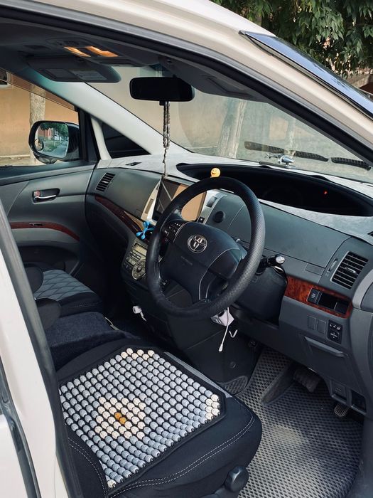 Toyota Estima 2011 г.в