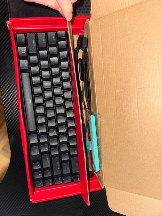 Геймърска клавиатура - HyperX alloy origins 65