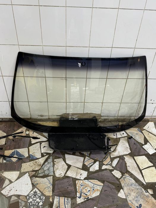 Бмв лобовое стекло передний