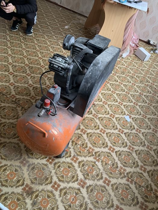 Компрессор Вихрь 100л