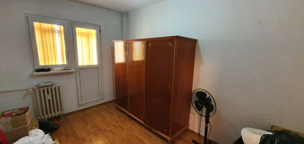 Vând apartament 3 camere semidecomandat șoseaua Vergului,