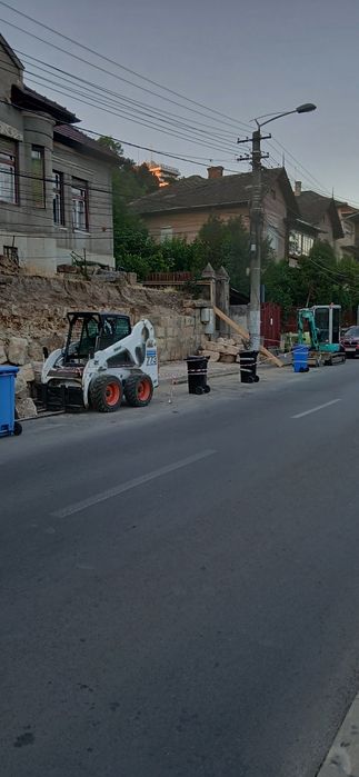 Inchiriez miniexcavator picon bobcat  dumper demolari automacara etc