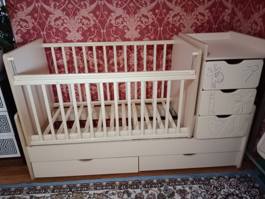 Детская кроватка