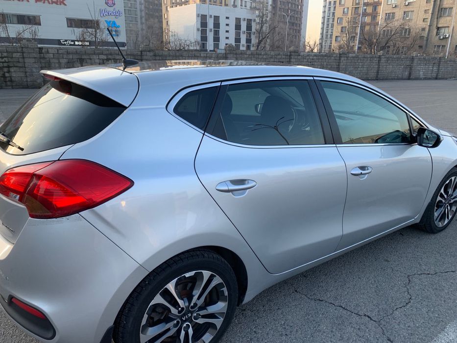 Продам автомобиль Kia Cee’d