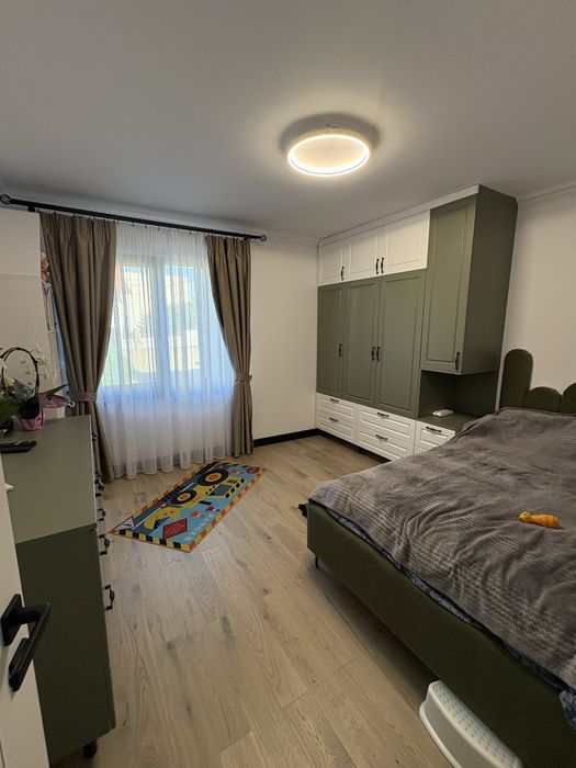 Proprietar, vand casa de 300 mp, teren 1300 mp
