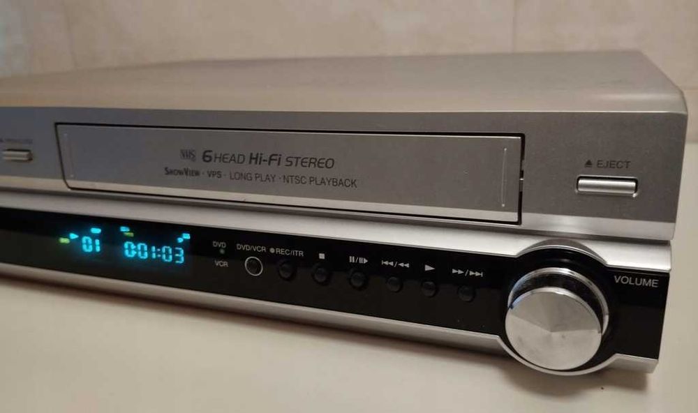 Universum DVD/VCR VHS HI-FI,6 HEAD, Amplificator inclus STEREO