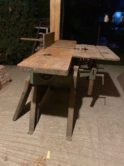 Продавам абрихт с трифазен мотор, чугунени плотове.