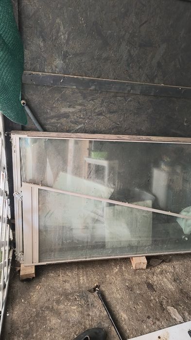Set 4 uși sticlă + aluminiu cu mecanism pentru șină