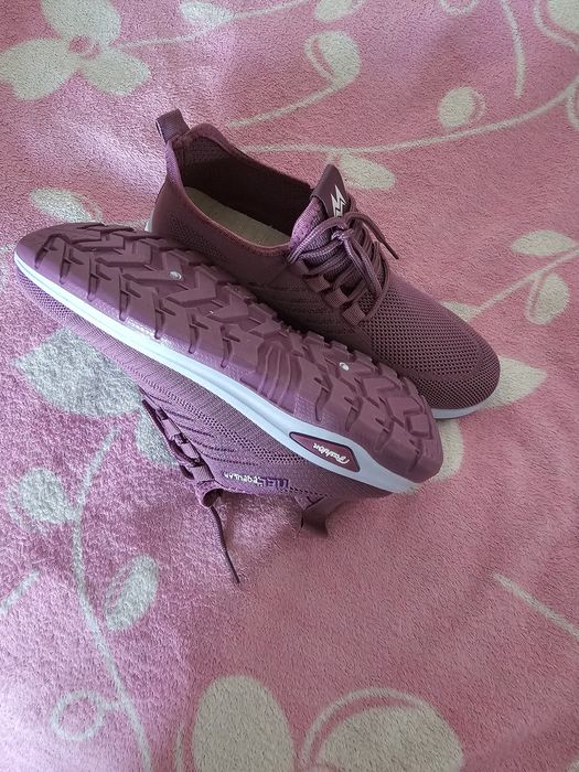 Сетчатые кроссовки 41 размер