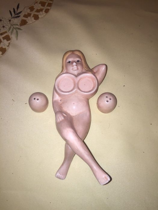 Продам оригинальную старинную солонку ( соль и перец)