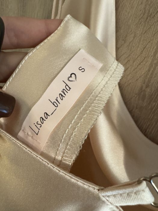 Къса златиста слип рокля