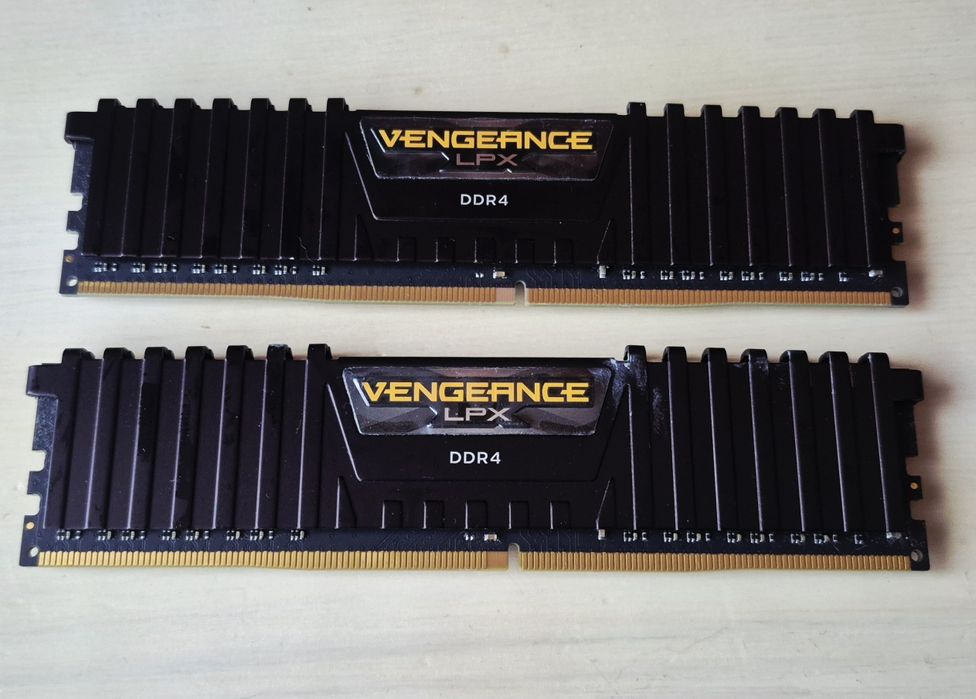 16GB RAM 2400MHz DDR4 Corsair Black LPX